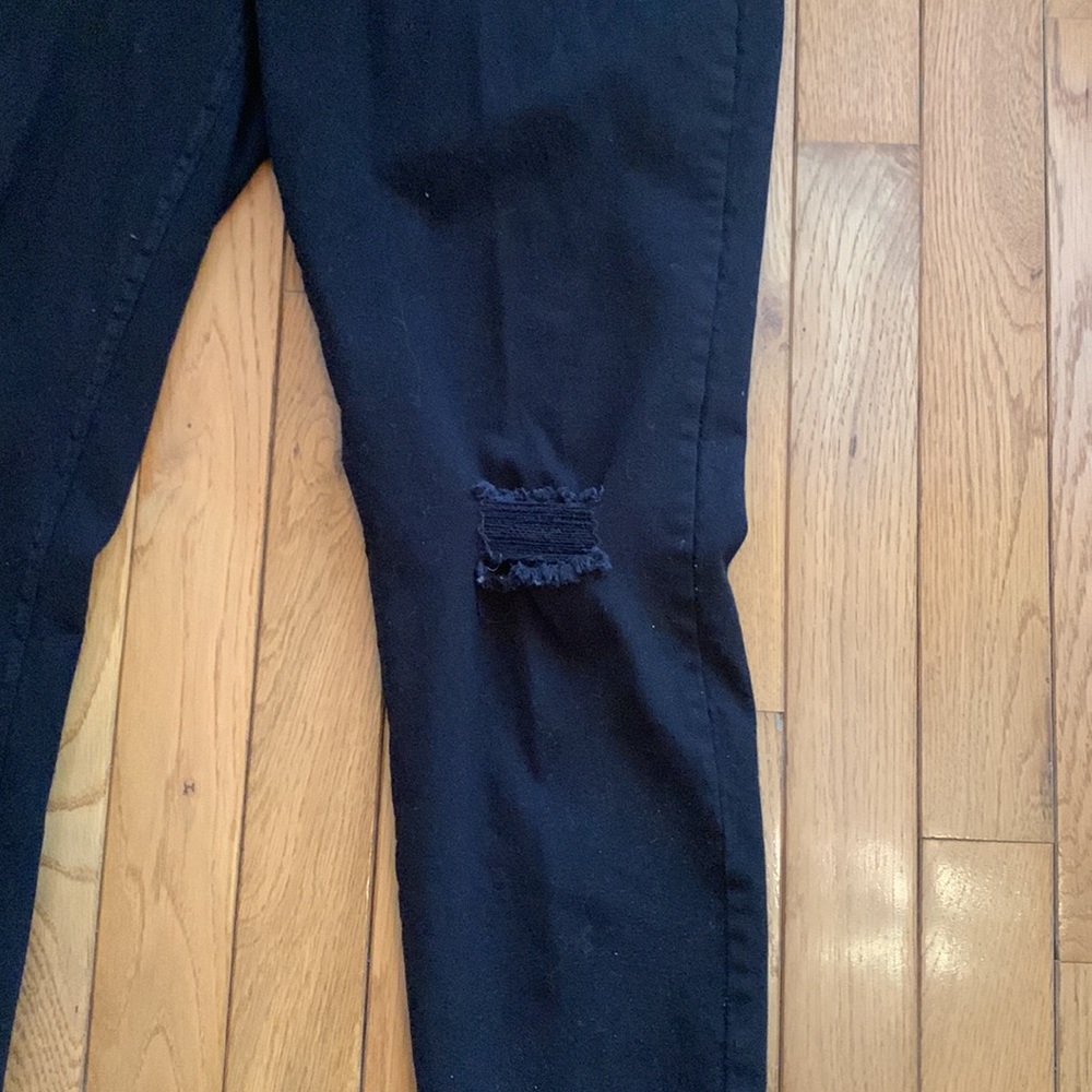 HUE Distressed Jeans (Black) - Picture 6 of 13